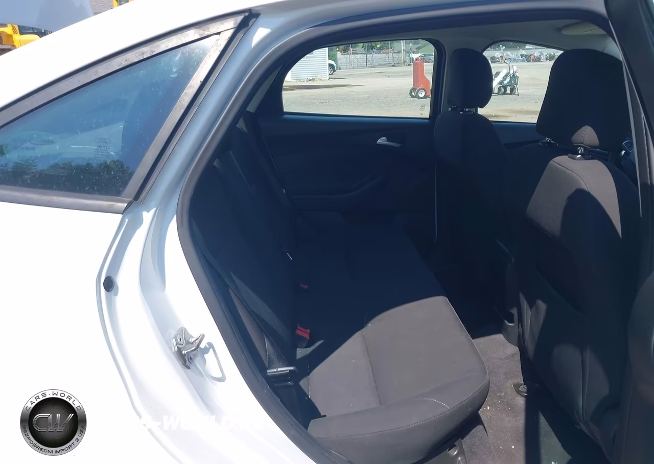 2016 Ford Focus Se VIN:1FADP3F27GL274981 - 8