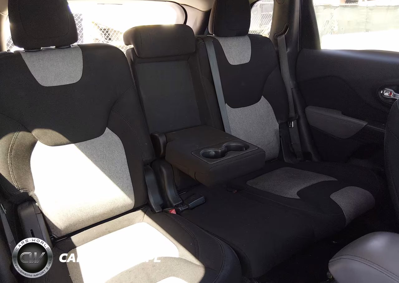 2014 Jeep Cherokee Latitude VIN:1C4PJLCB7EW139413 - 8