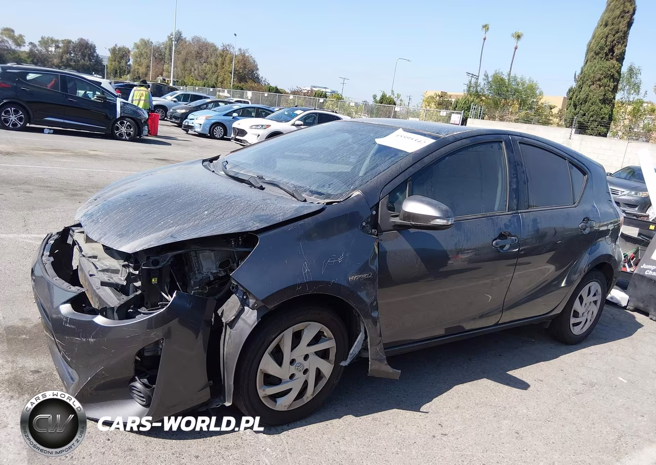 2015 Toyota Prius C Two VIN:JTDKDTB36F1101696 - 15