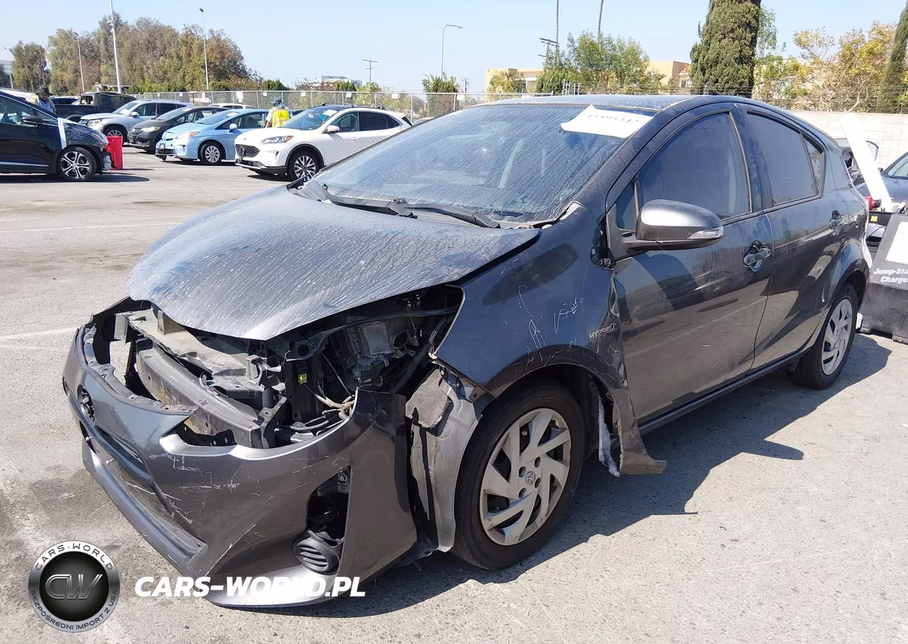 2015 Toyota Prius C Two VIN:JTDKDTB36F1101696 - 2