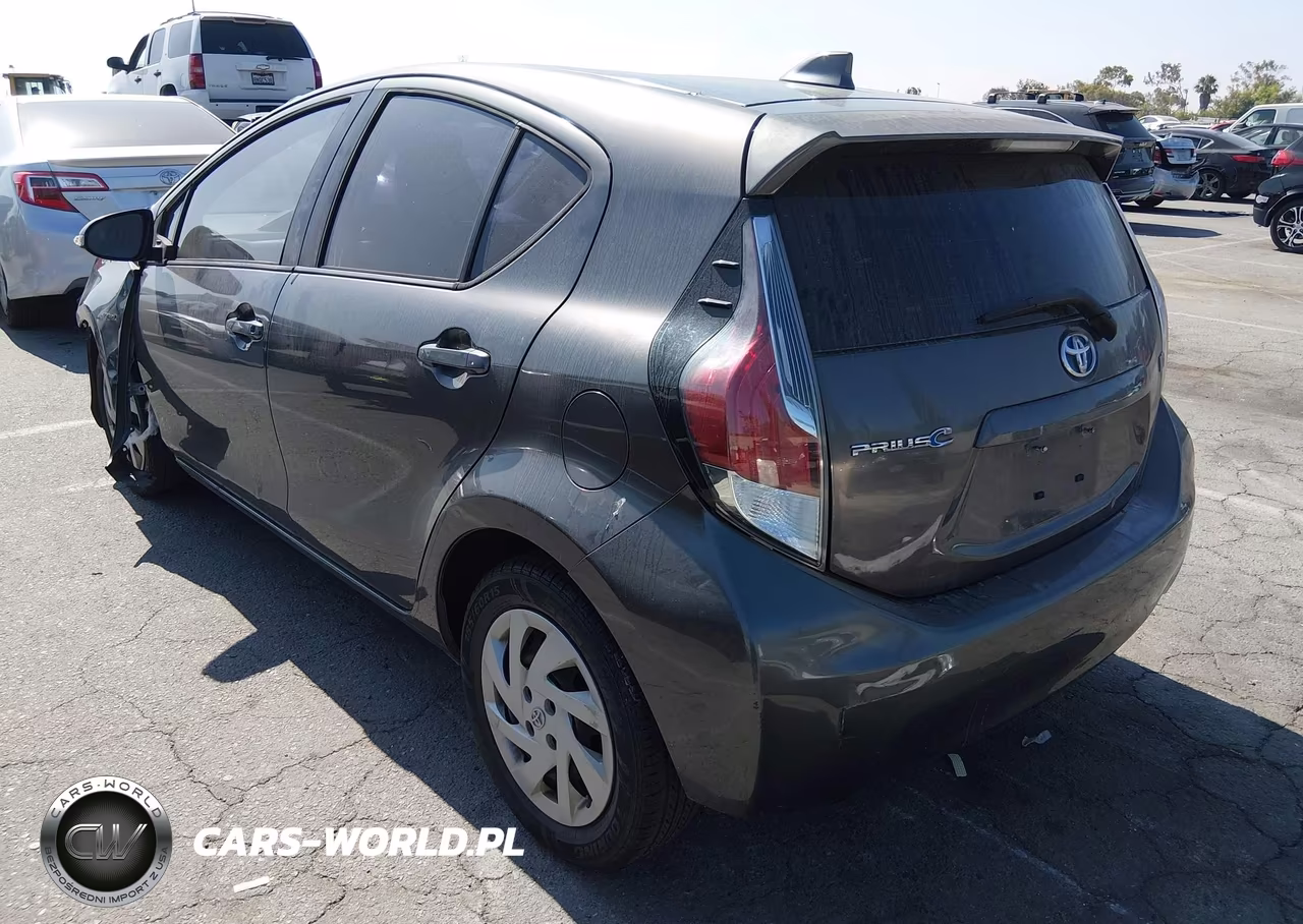 2015 Toyota Prius C Two VIN:JTDKDTB36F1101696 - 3