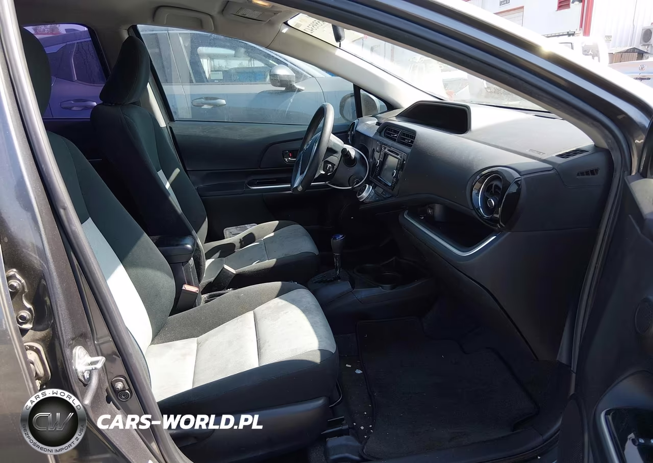 2015 Toyota Prius C Two VIN:JTDKDTB36F1101696 - 5