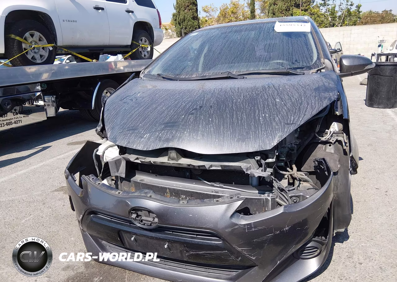 2015 Toyota Prius C Two VIN:JTDKDTB36F1101696 - 6