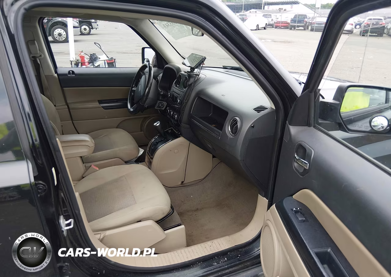 2010 Jeep Patriot Sport VIN:1J4NF1GB3AD620492 - 5