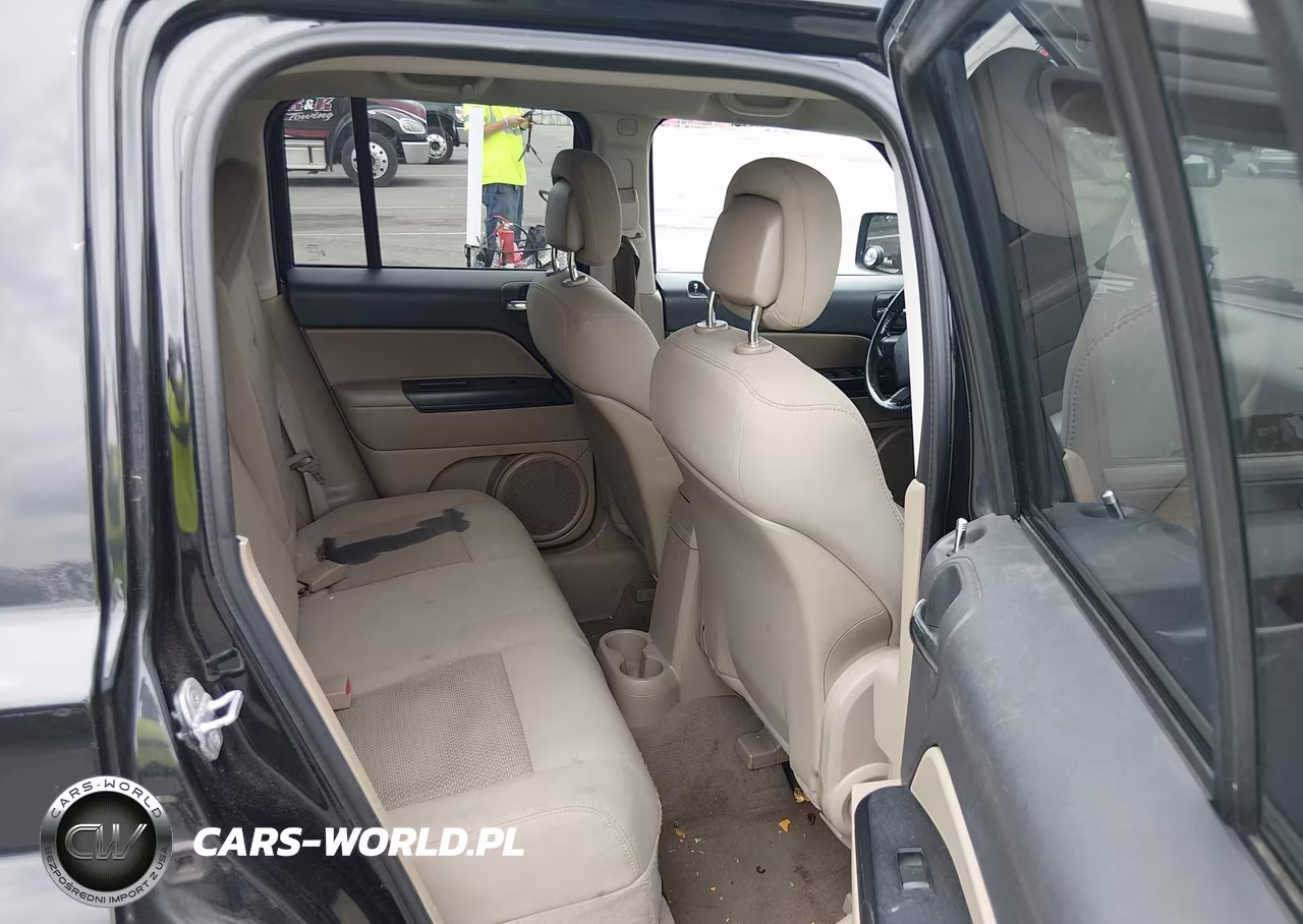 2010 Jeep Patriot Sport VIN:1J4NF1GB3AD620492 - 8