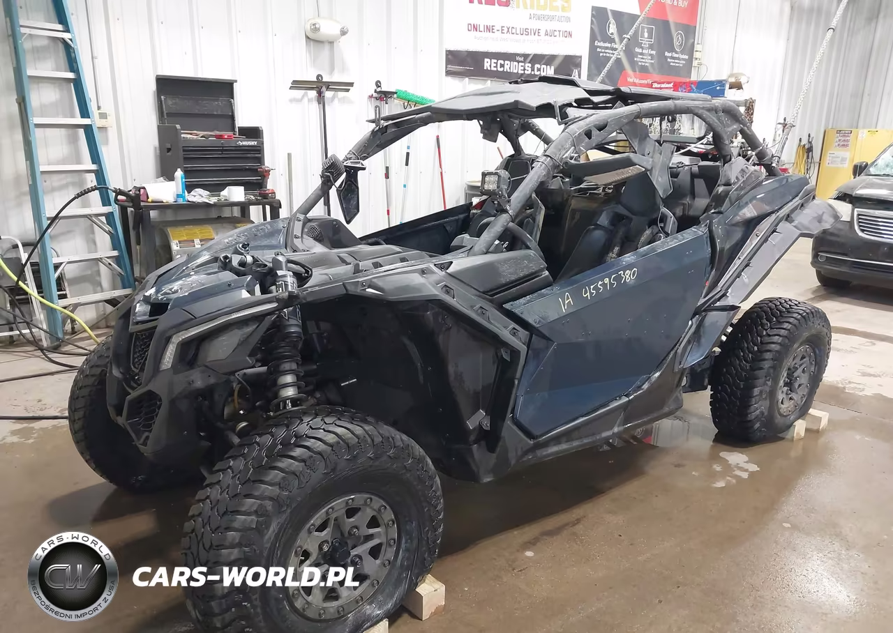 2018 Can-Am Maverick X3 Turbo VIN:3JBVGAY44JK001096 - 2