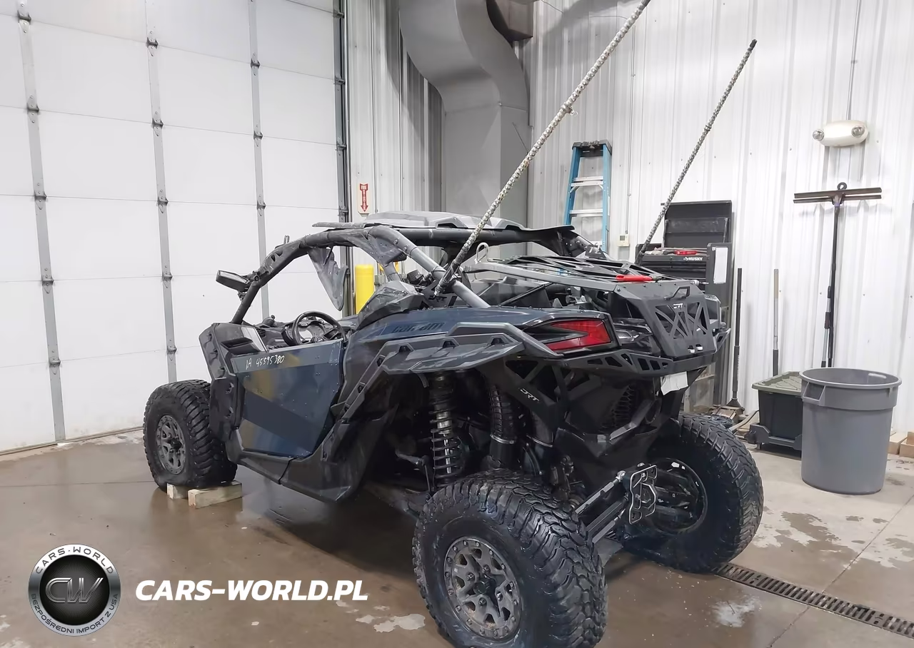 2018 Can-Am Maverick X3 Turbo VIN:3JBVGAY44JK001096 - 3
