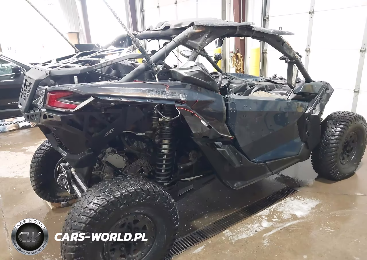 2018 Can-Am Maverick X3 Turbo VIN:3JBVGAY44JK001096 - 4