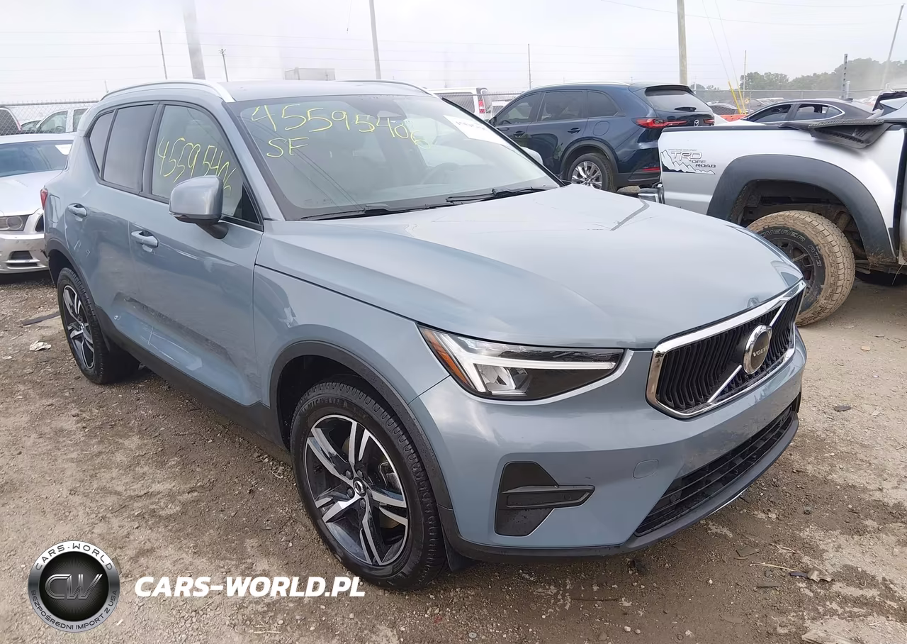 2023 Volvo Xc40 B5 Core – zdjęcie 1 z 17