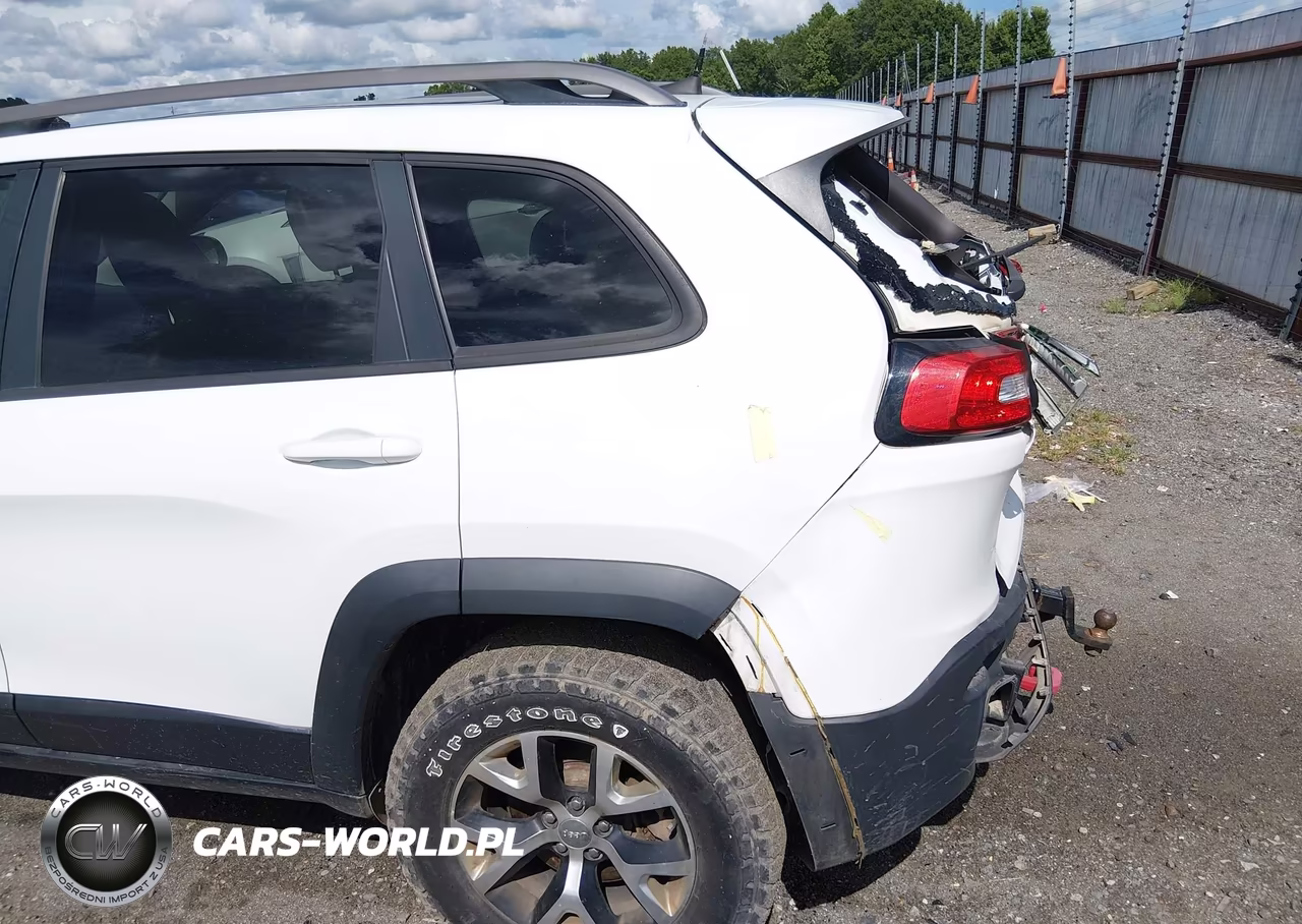 2016 Jeep Cherokee Trailhawk VIN:1C4PJMBS7GW183437 - 17