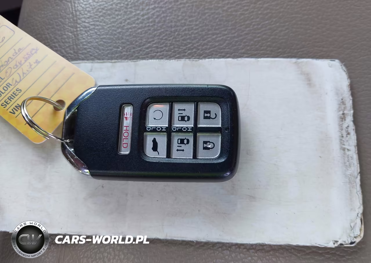 2019 Honda Odyssey Touring VIN:5FNRL6H81KB081896 - 11