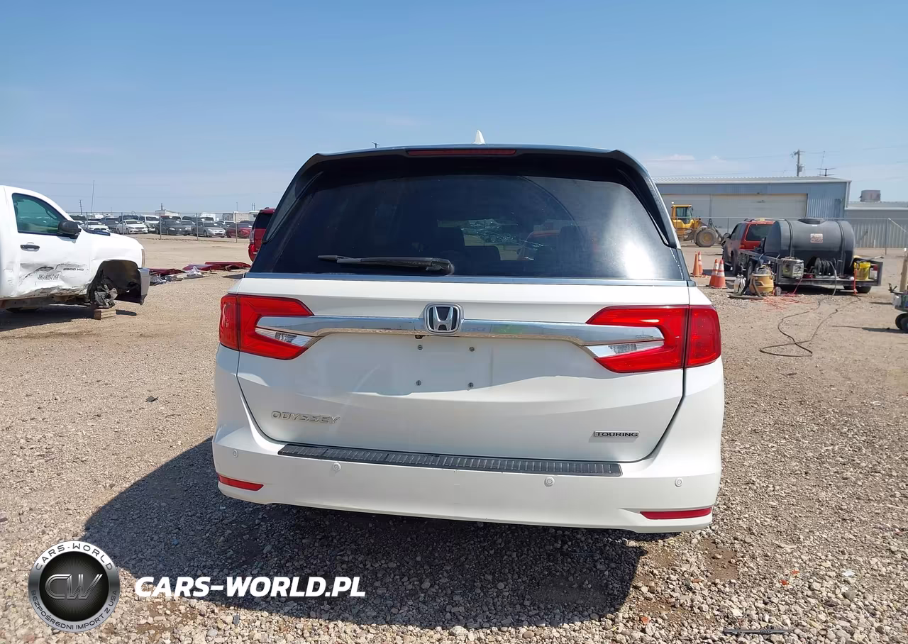 2019 Honda Odyssey Touring VIN:5FNRL6H81KB081896 - 16