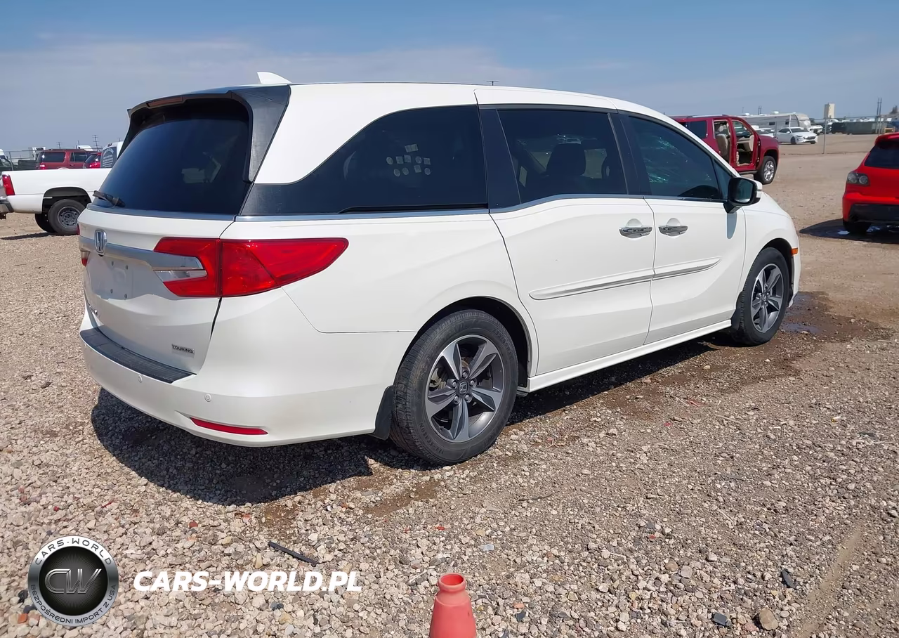 2019 Honda Odyssey Touring VIN:5FNRL6H81KB081896 - 4