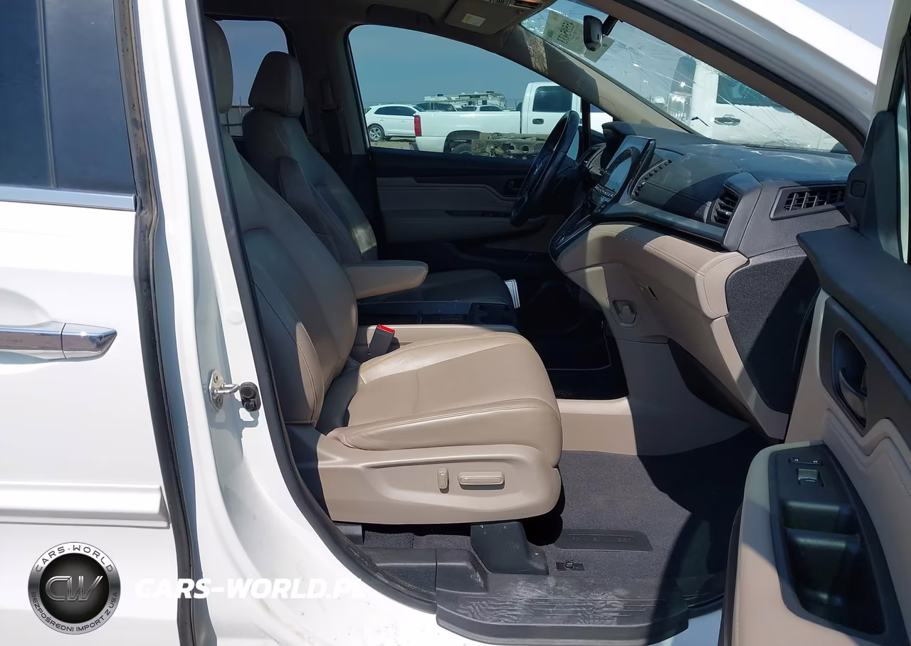 2019 Honda Odyssey Touring VIN:5FNRL6H81KB081896 - 5