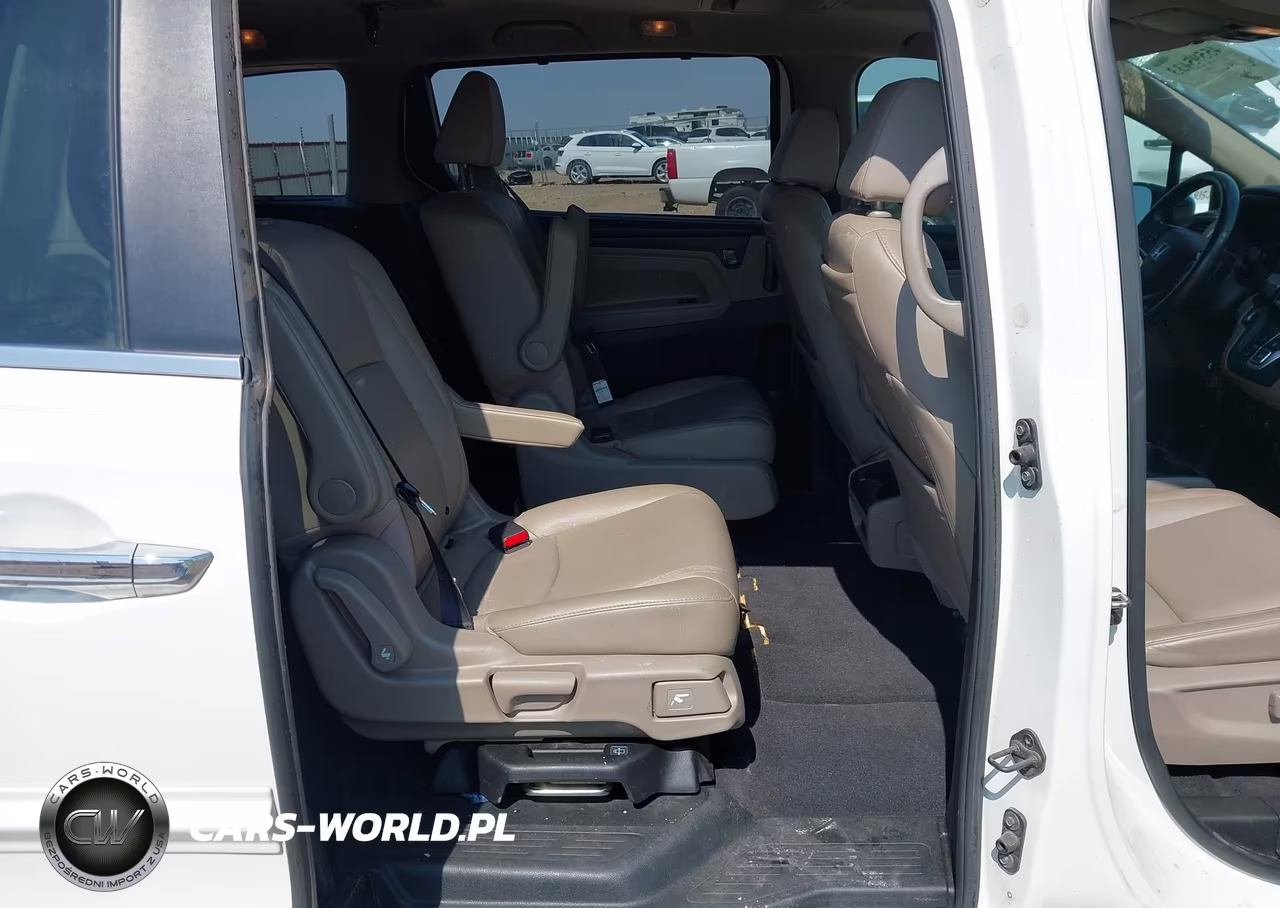 2019 Honda Odyssey Touring VIN:5FNRL6H81KB081896 - 8