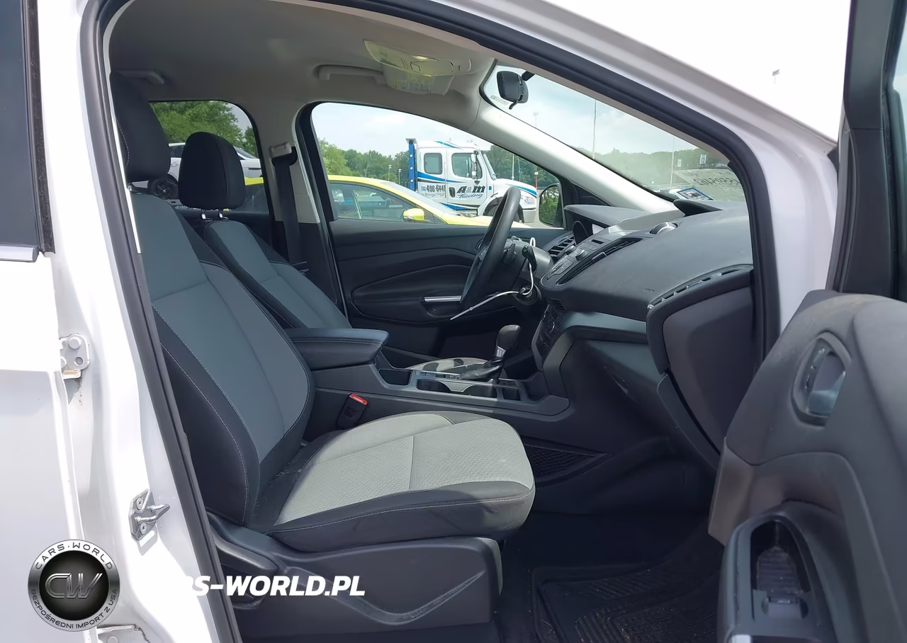 2017 Ford Escape Se VIN:1FMCU9GDXHUD99675 - 5
