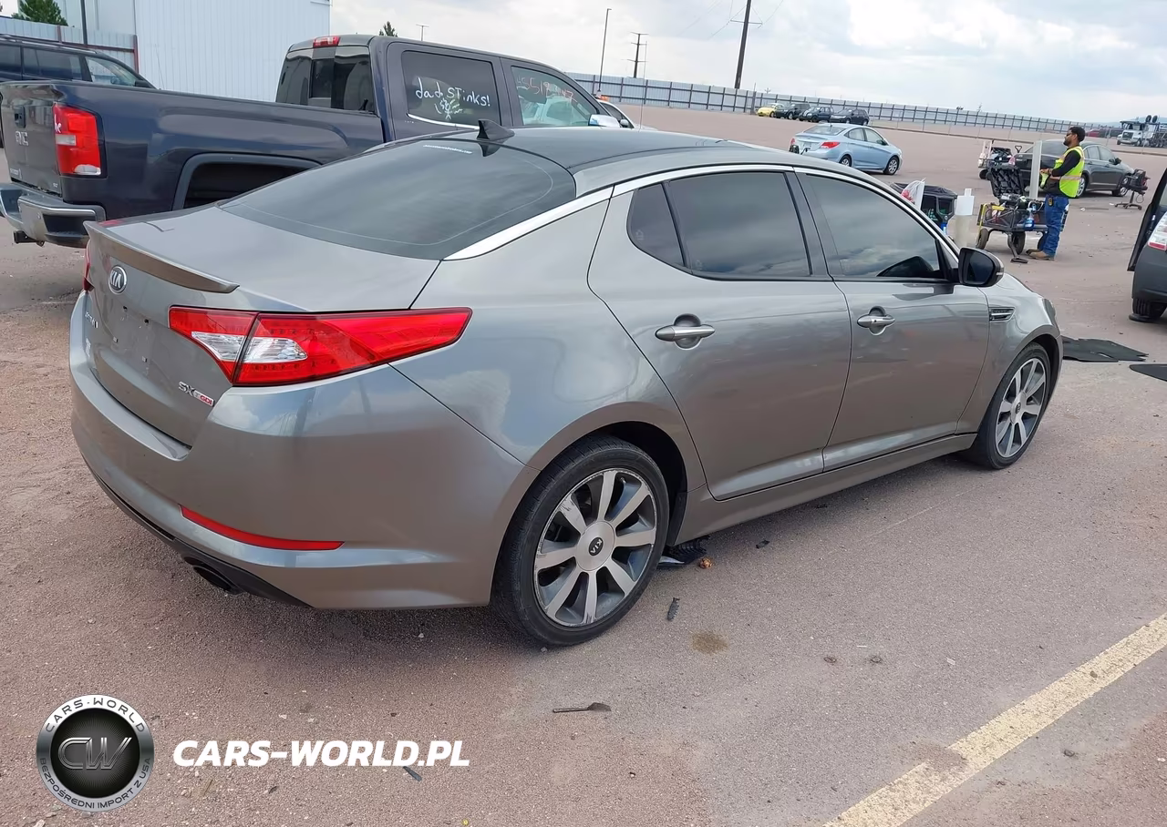 2013 Kia Optima Sx VIN:5XXGR4A62DG151828 - 4