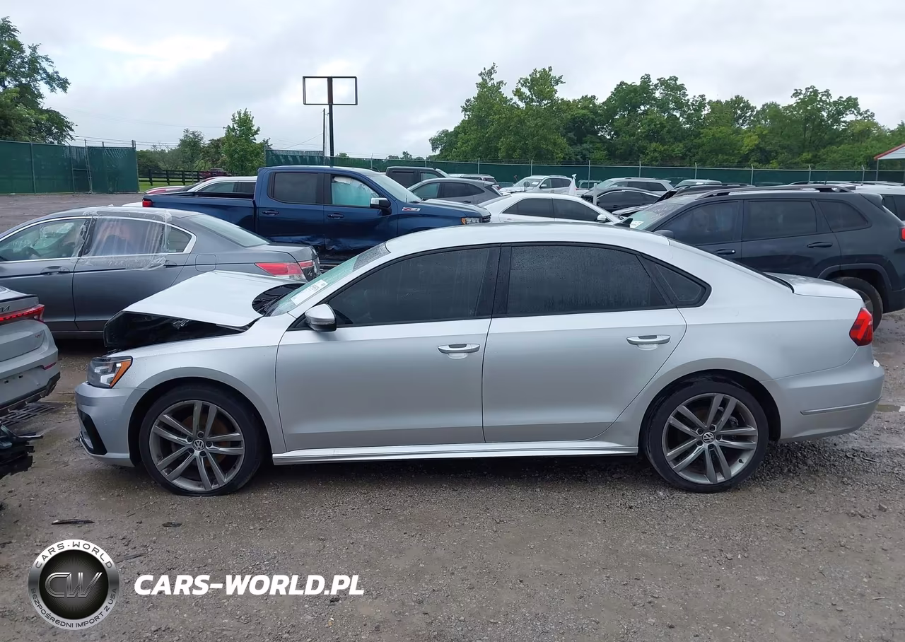 2018 Volkswagen Passat 2.0T R-Line-2.0T S VIN:1VWAA7A33JC027855 - 13