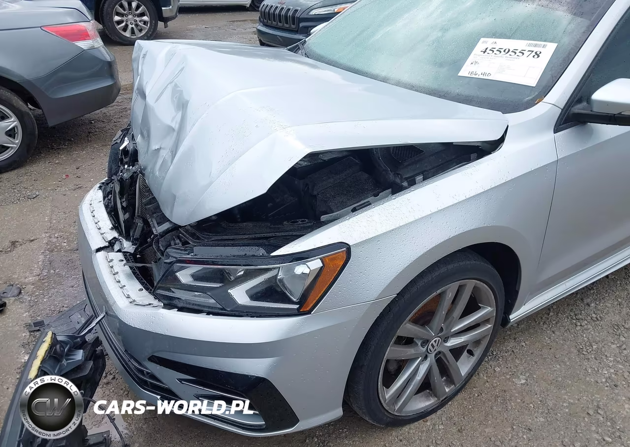 2018 Volkswagen Passat 2.0T R-Line-2.0T S VIN:1VWAA7A33JC027855 - 18