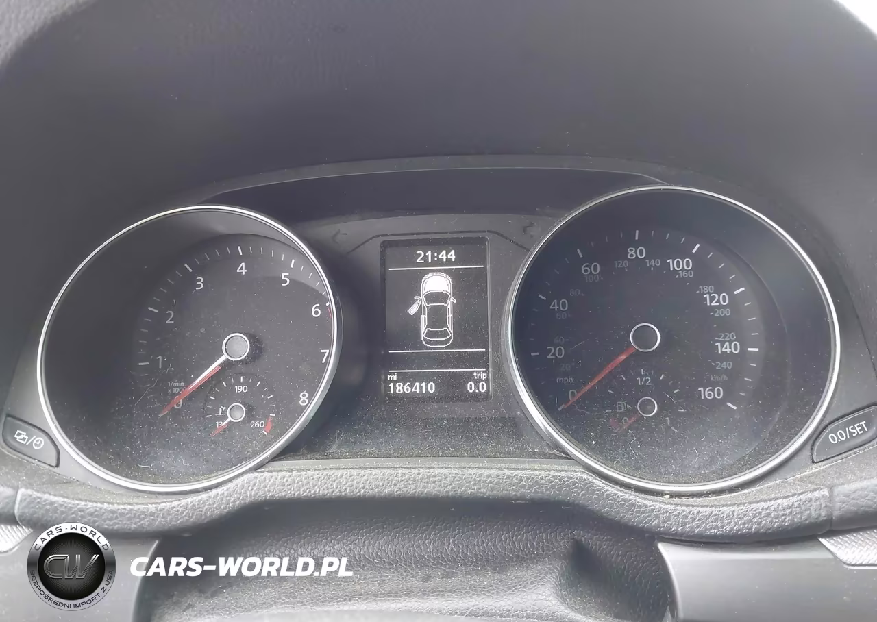 2018 Volkswagen Passat 2.0T R-Line-2.0T S VIN:1VWAA7A33JC027855 - 7