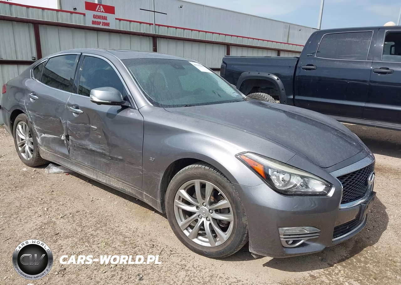 2015 Infiniti Q70 3.7