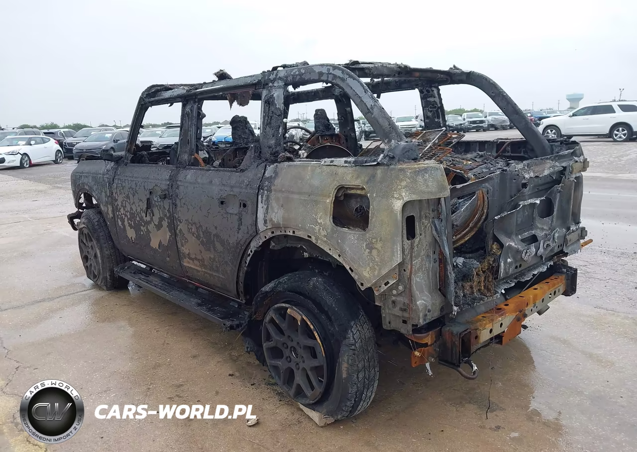 2024 Ford Bronco Outer Banks VIN:1FMDE8BH2RLB27425 - 3