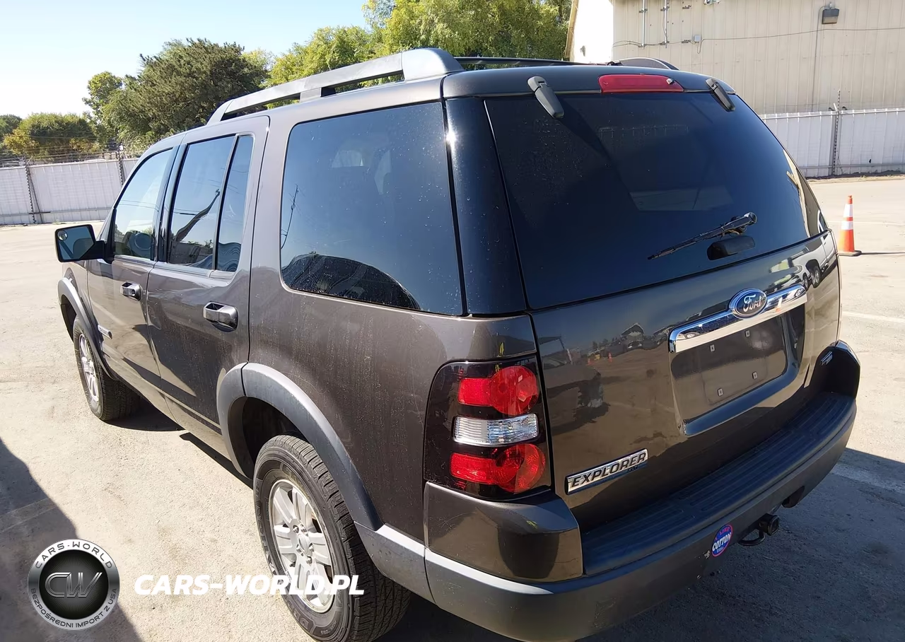 2007 Ford Explorer Xlt VIN:1FMEU63E67UB16256 - 3