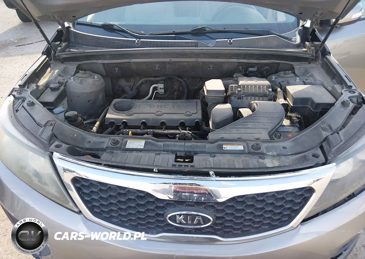 2012 Kia Sorento Lx VIN:5XYKT3A1XCG300023 - 10