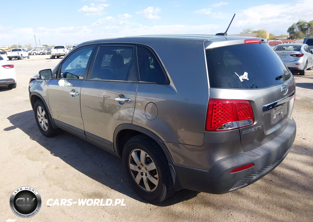 2012 Kia Sorento Lx VIN:5XYKT3A1XCG300023 - 3