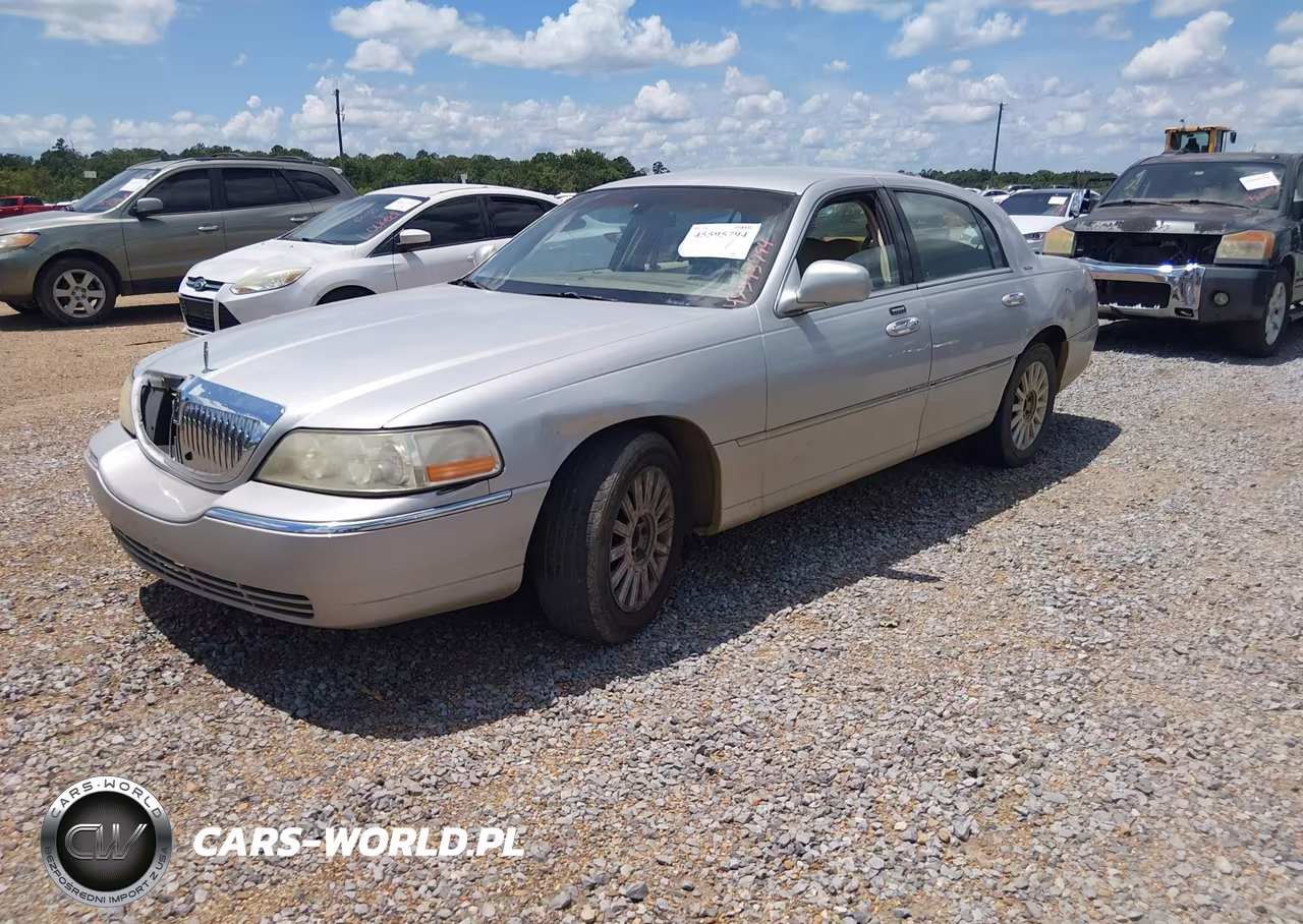 2004 Lincoln Town Car Signature VIN:1LNHM81WX4Y647307 - 2