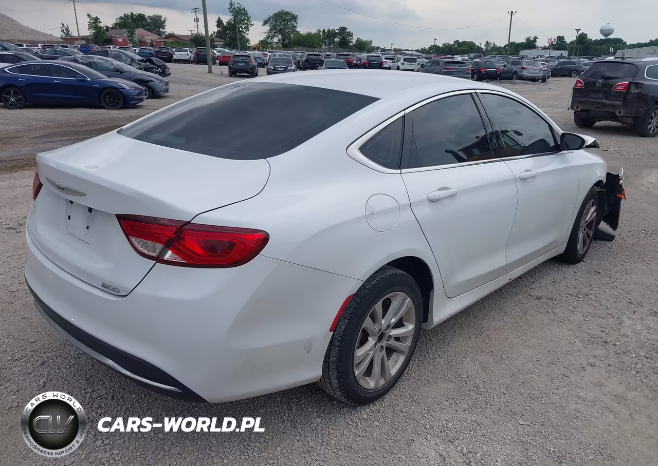 2015 Chrysler 200 Limited VIN:1C3CCCAB2FN537085 - 4