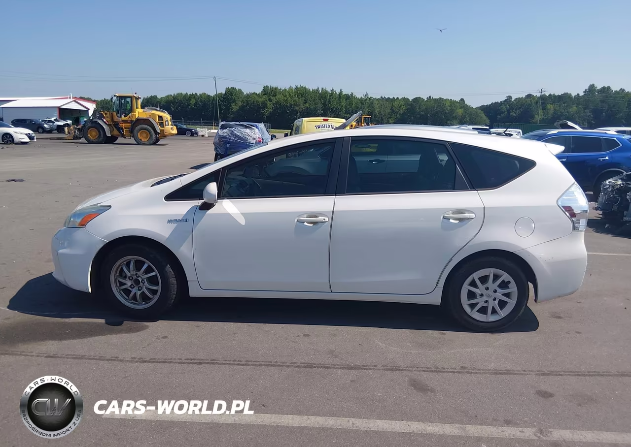 2013 Toyota Prius V Two VIN:JTDZN3EU2D3286167 - 14