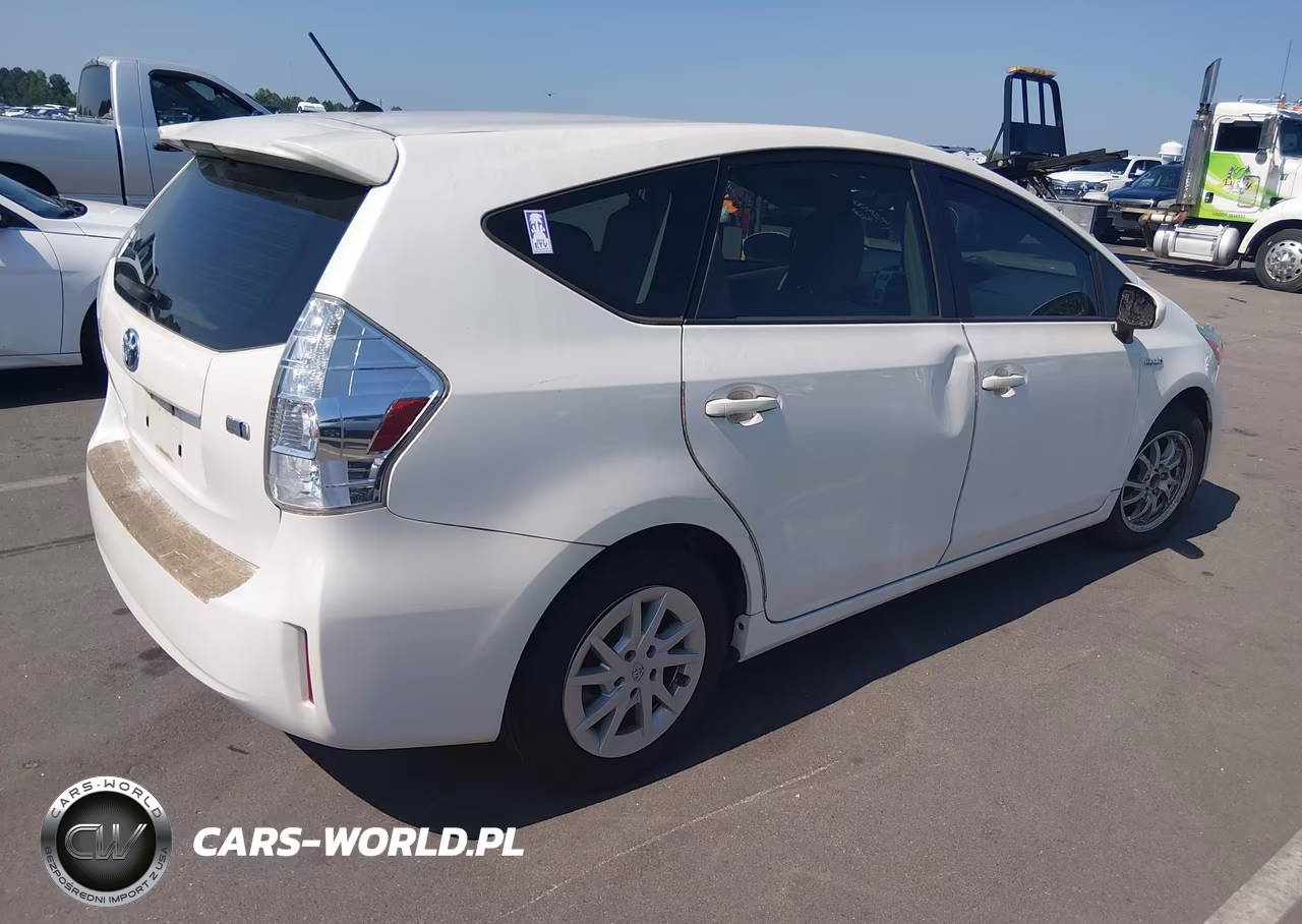 2013 Toyota Prius V Two VIN:JTDZN3EU2D3286167 - 4