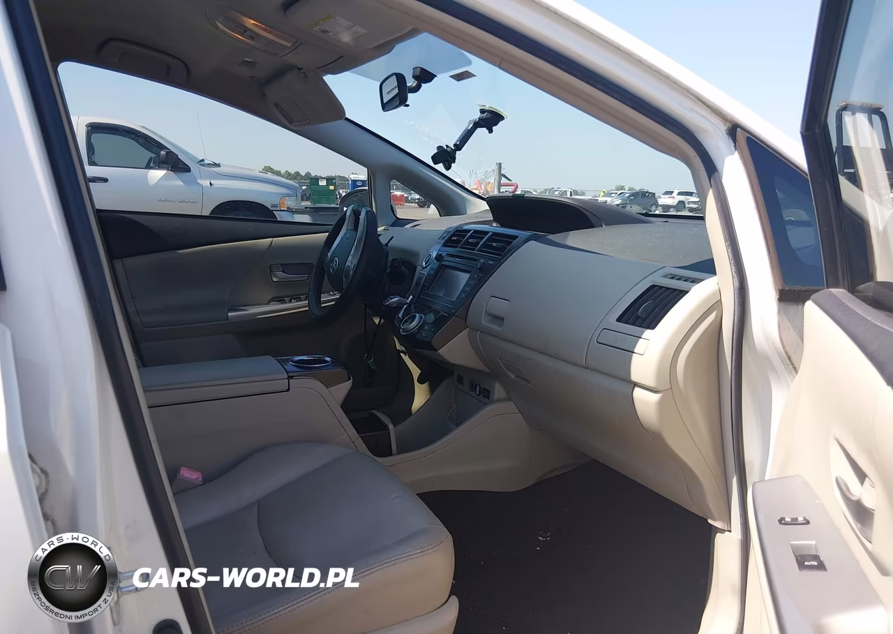 2013 Toyota Prius V Two VIN:JTDZN3EU2D3286167 - 5