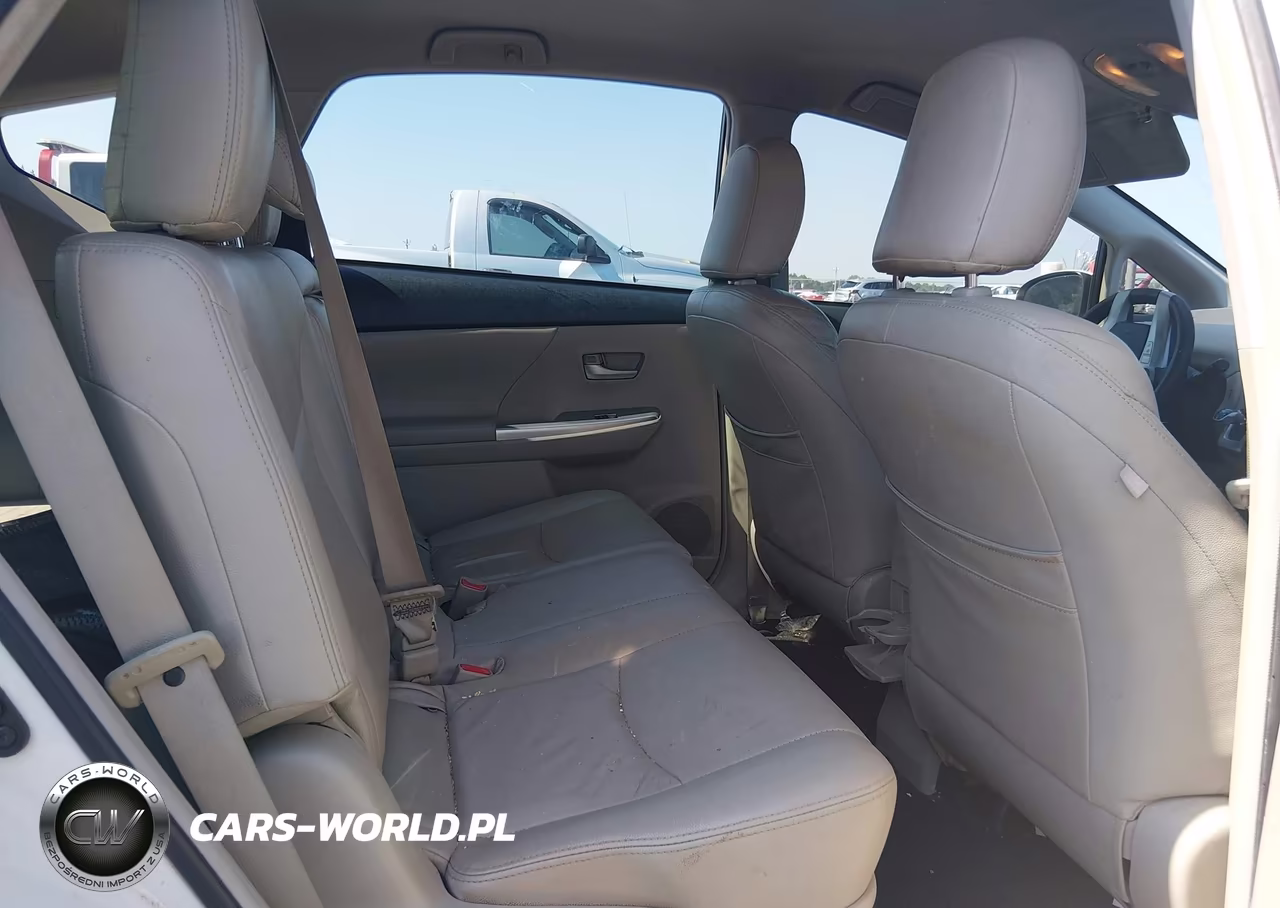 2013 Toyota Prius V Two VIN:JTDZN3EU2D3286167 - 8