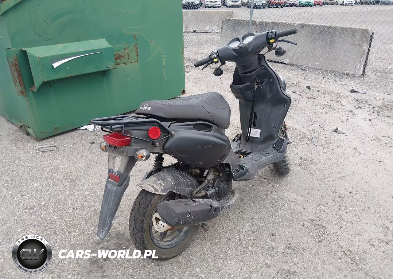 2022 Genuine Scooter Co. Roughhouse 50 VIN:RFVPMP206N1022830 - 4