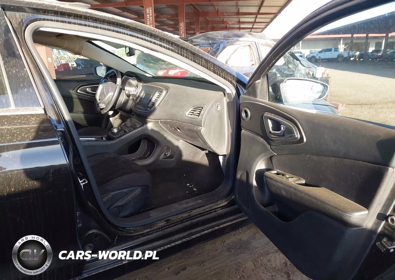 2015 Chrysler 200 Limited VIN:1C3CCCAB0FN532600 - 5