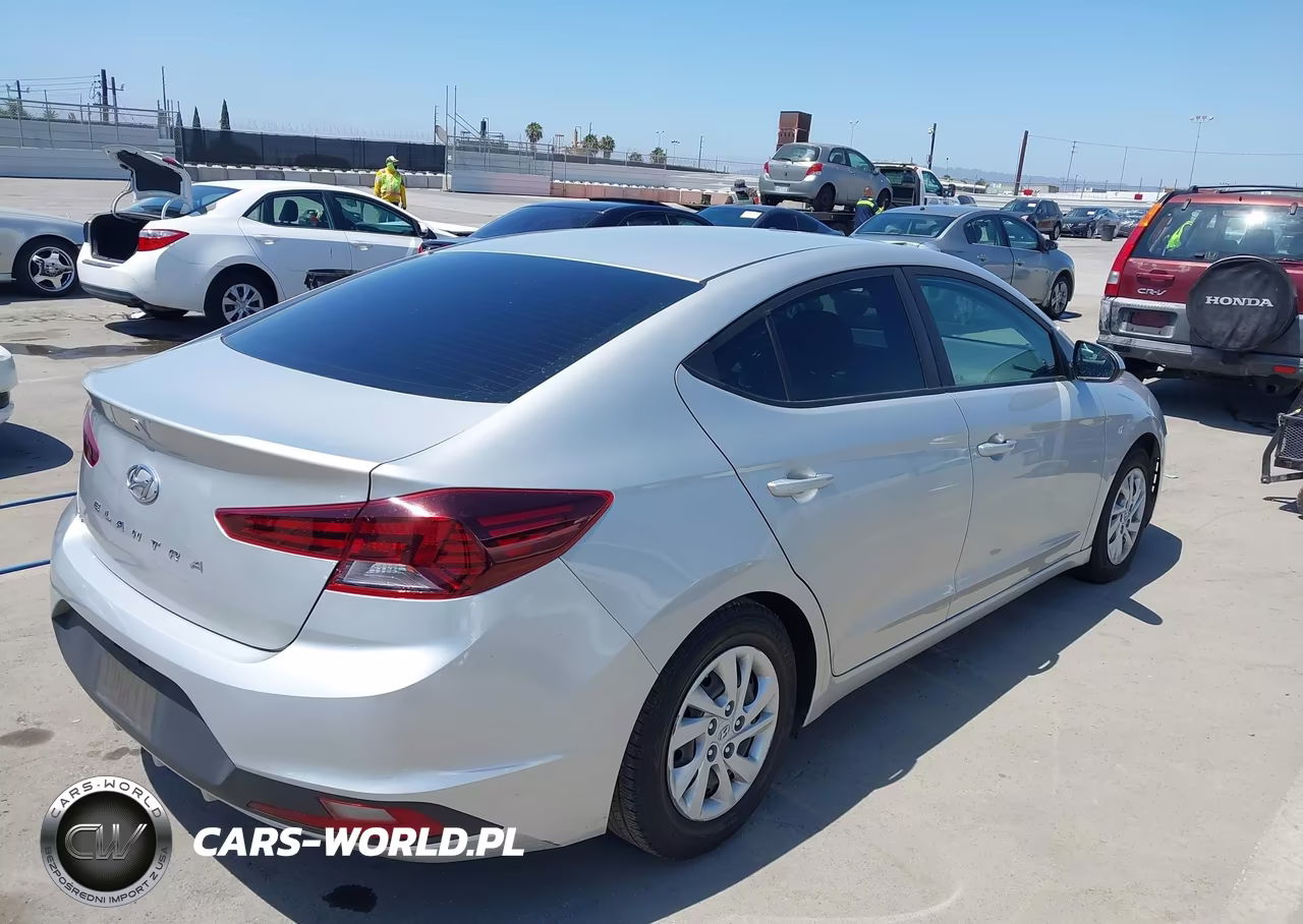 2019 Hyundai Elantra Se VIN:5NPD74LF9KH454998 - 4