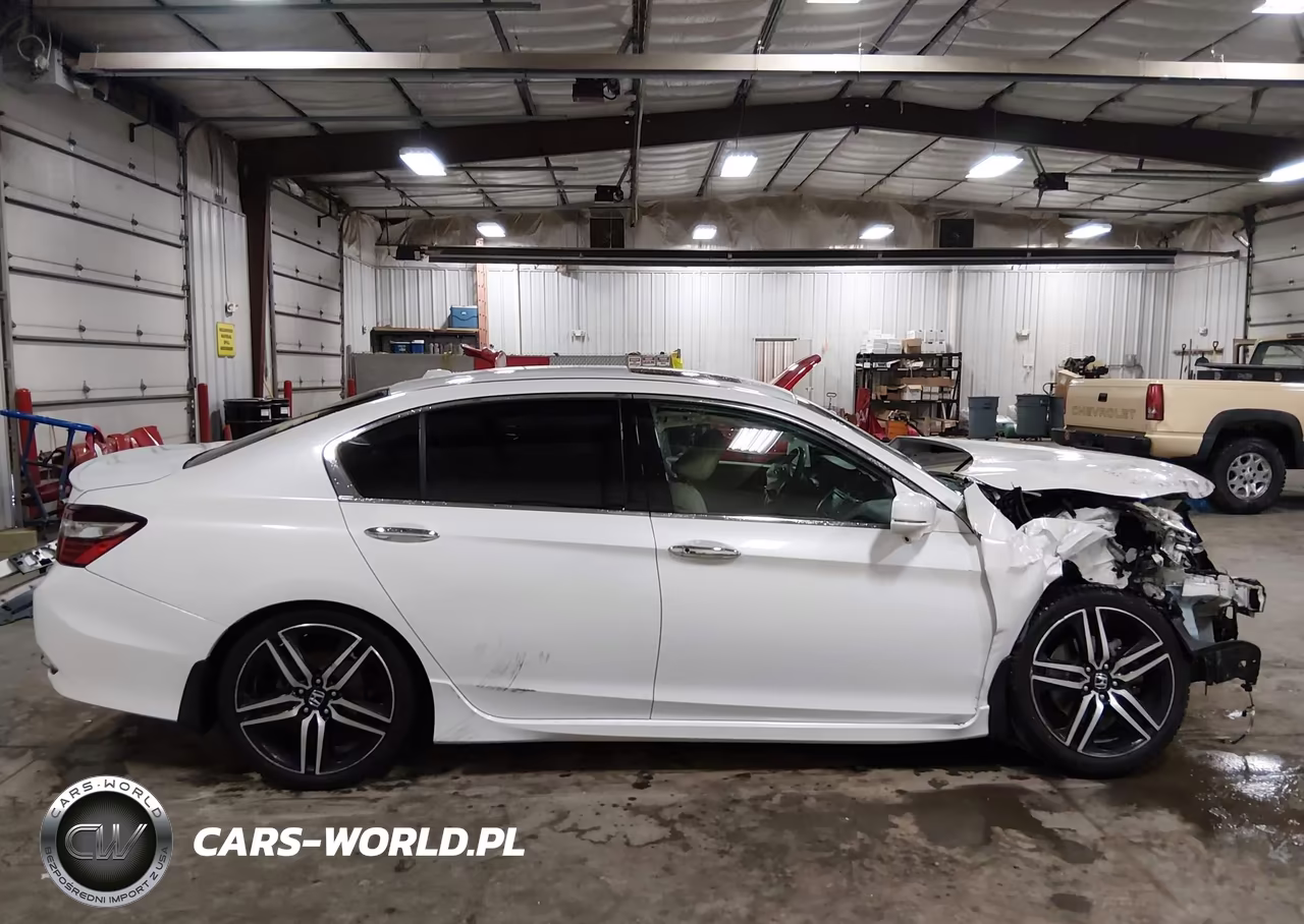 2017 Honda Accord Touring V6 VIN:1HGCR3F90HA012683 - 14