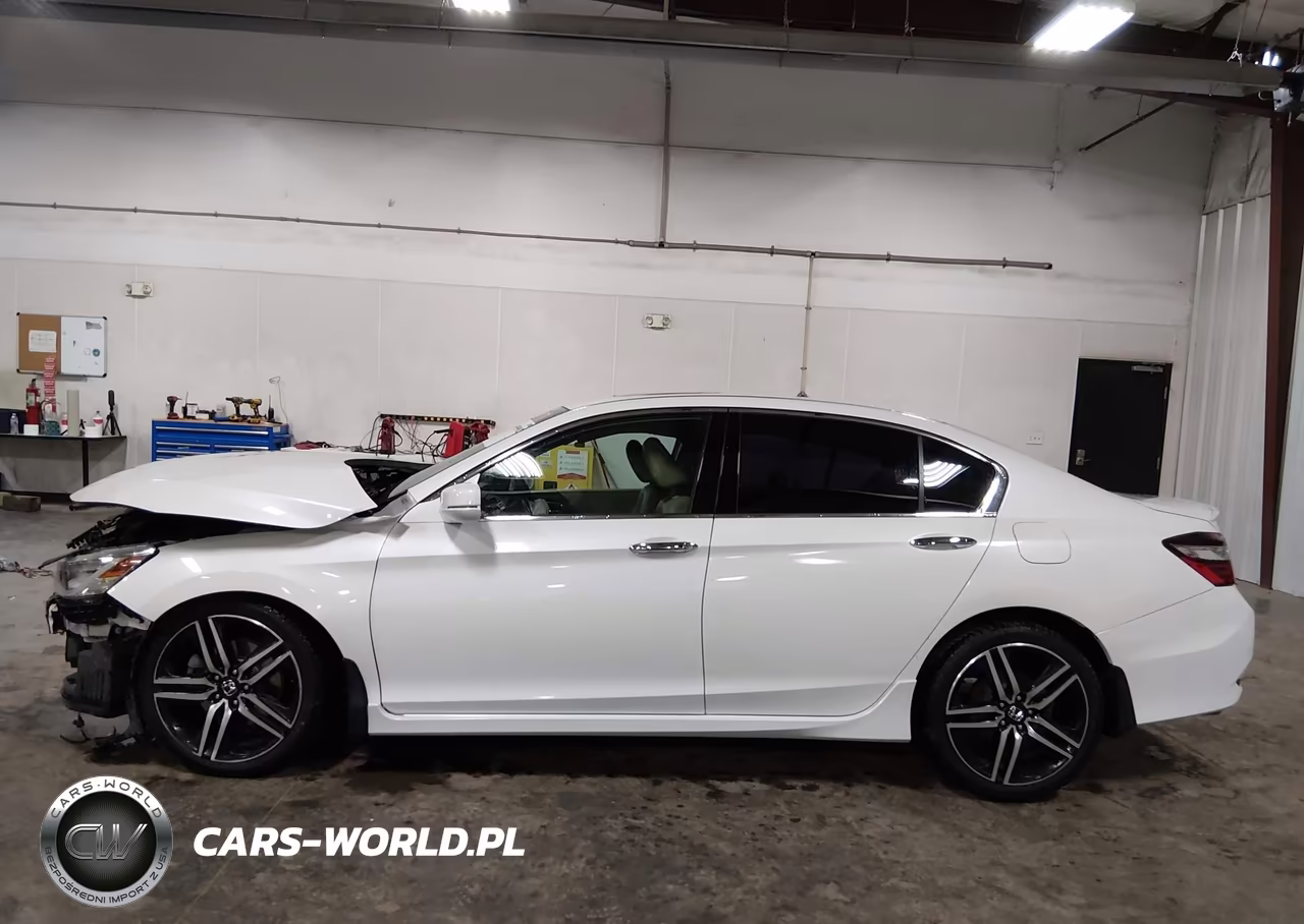 2017 Honda Accord Touring V6 VIN:1HGCR3F90HA012683 - 15