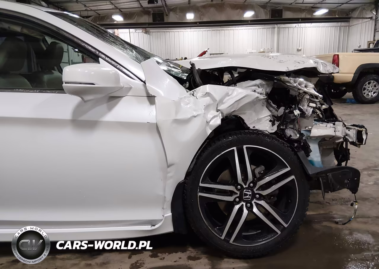 2017 Honda Accord Touring V6 VIN:1HGCR3F90HA012683 - 18