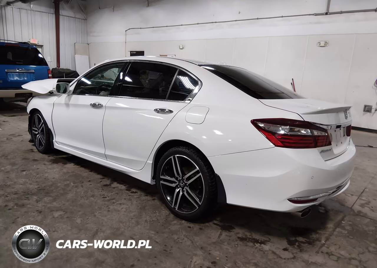 2017 Honda Accord Touring V6 VIN:1HGCR3F90HA012683 - 3