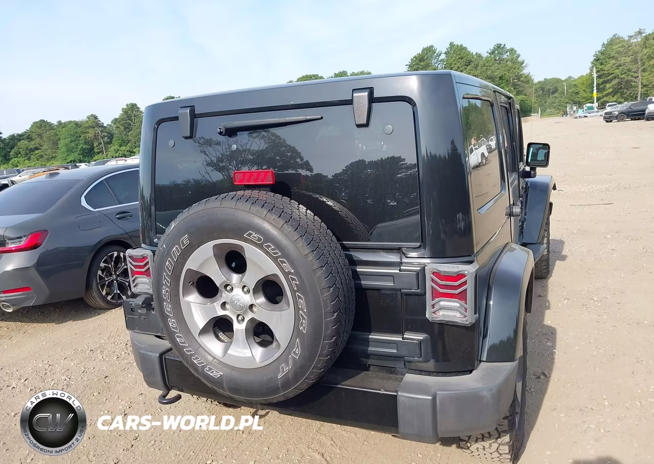 2017 Jeep Wrangler Unlimited Sahara VIN:1C4HJWEG8HL583419 - 16