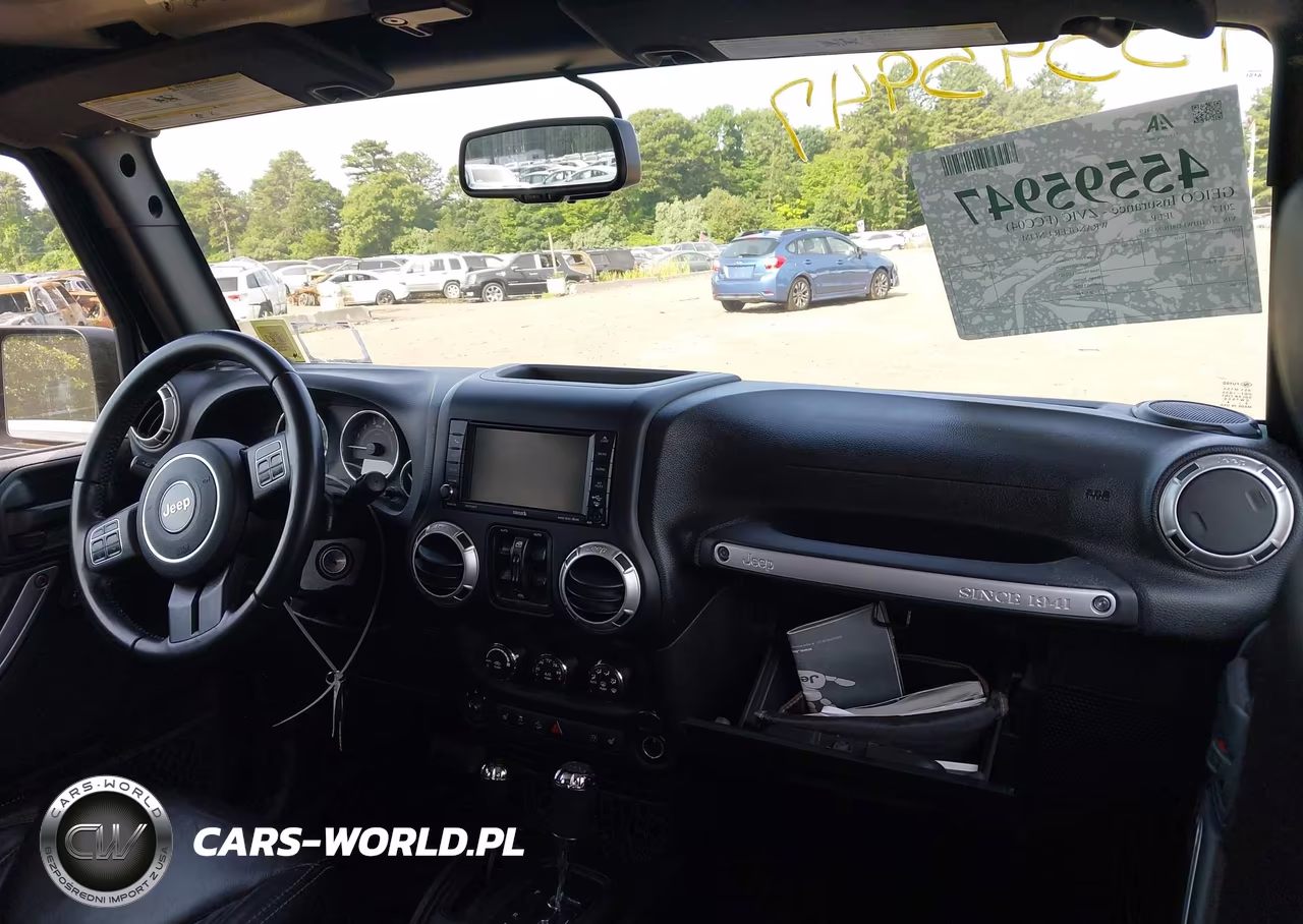2017 Jeep Wrangler Unlimited Sahara VIN:1C4HJWEG8HL583419 - 5