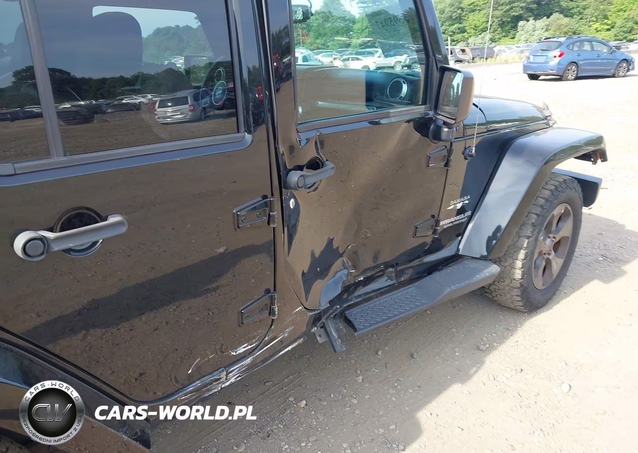 2017 Jeep Wrangler Unlimited Sahara VIN:1C4HJWEG8HL583419 - 6