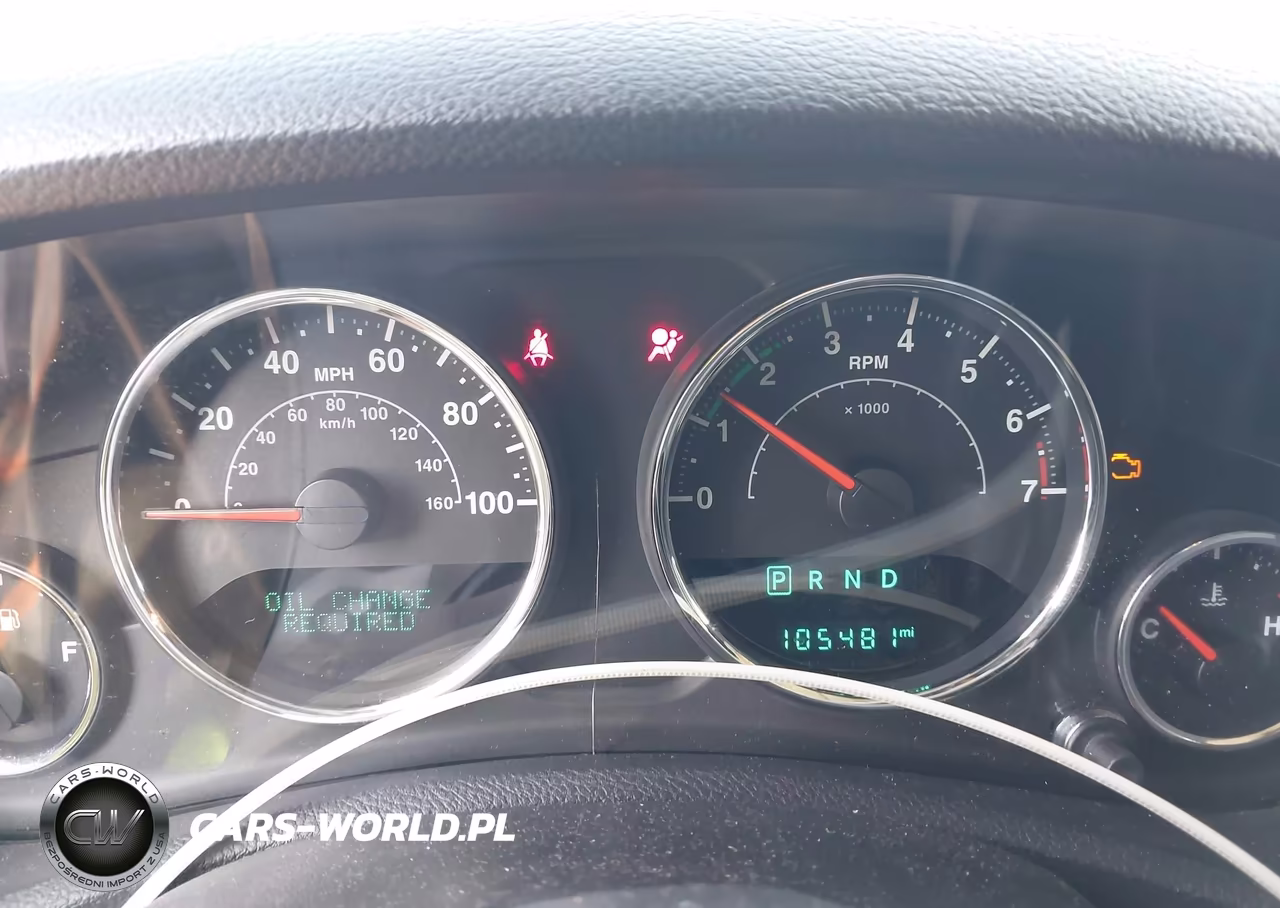 2017 Jeep Wrangler Unlimited Sahara VIN:1C4HJWEG8HL583419 - 7