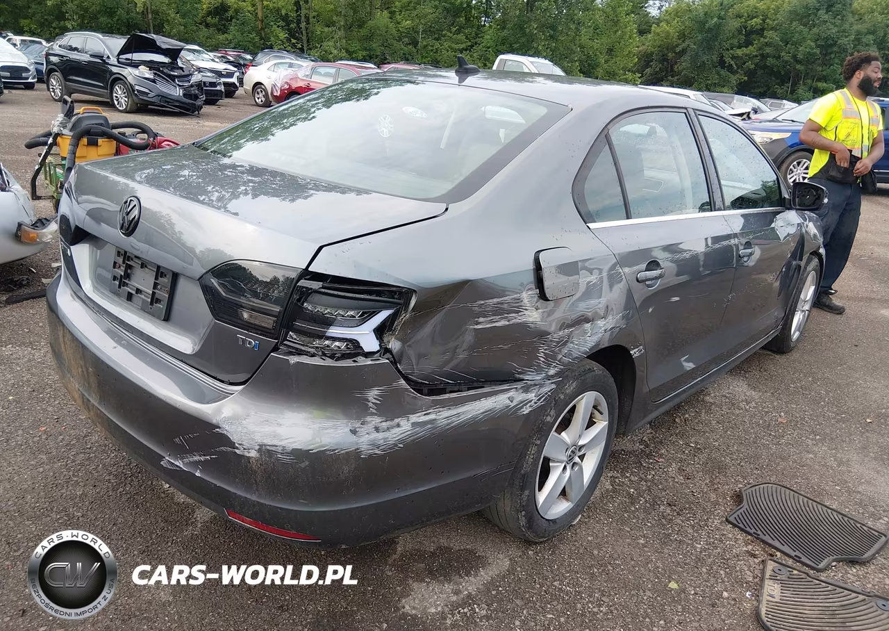 2013 Volkswagen Jetta 2.0L Tdi VIN:3VW3L7AJ9DM443638 - 4