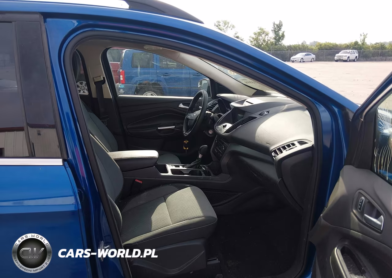 2017 Ford Escape Se VIN:1FMCU0GD6HUA37743 - 5