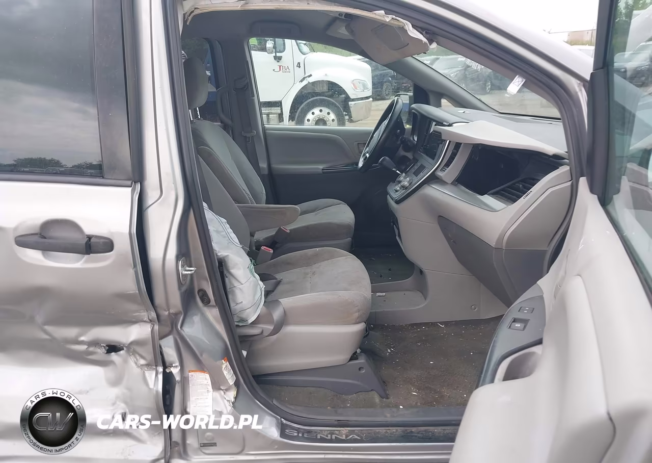 2015 Toyota Sienna L 7 Passenger VIN:5TDZK3DC8FS687550 - 5