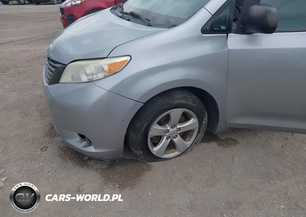 2015 Toyota Sienna L 7 Passenger VIN:5TDZK3DC8FS687550 - 6
